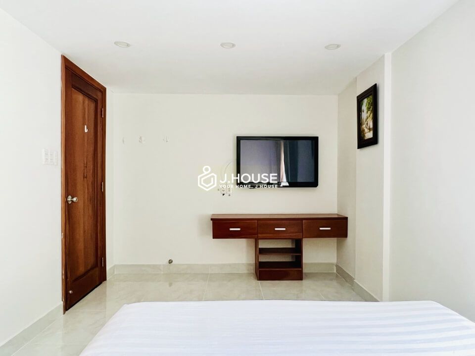 Comfortable 2-bedroom serviced apartment near the airport in Tan Binh District-11