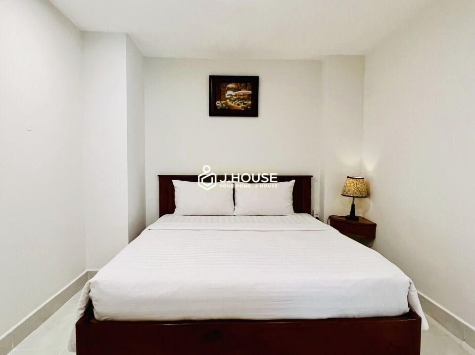 Comfortable 2-bedroom serviced apartment near the airport in Tan Binh District-12
