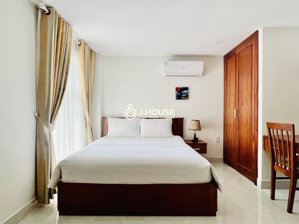 Comfortable 2-bedroom serviced apartment near the airport in Tan Binh District-7