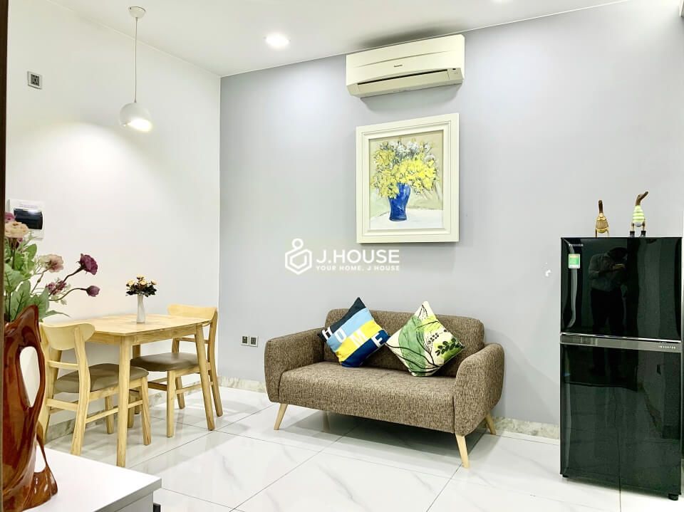 Modern serviced apartment on Nguyen Cu Trinh street, District 1, HCMC-1