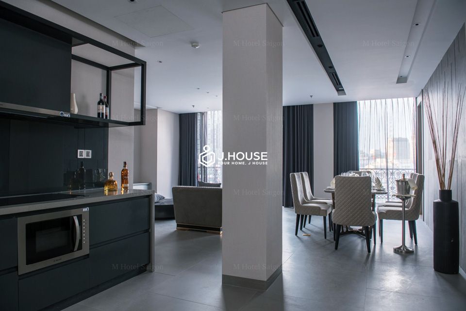 Spacious penthouse 4 bedroom with big balcony in District 1