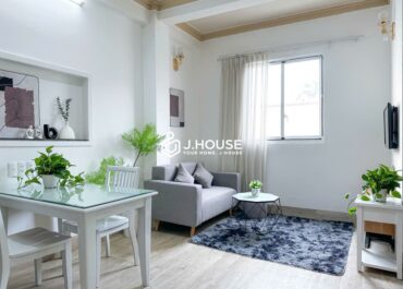 Bright 1br apartment for rent in District 1, HCMC - Minh Long Apartment