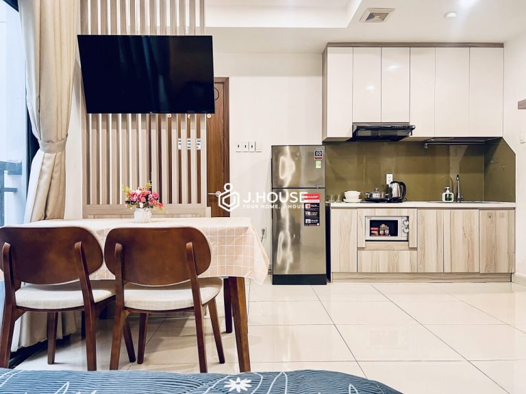 Bright & Comfortable 1-Bedroom Serviced Apartment in Phu Nhuan District