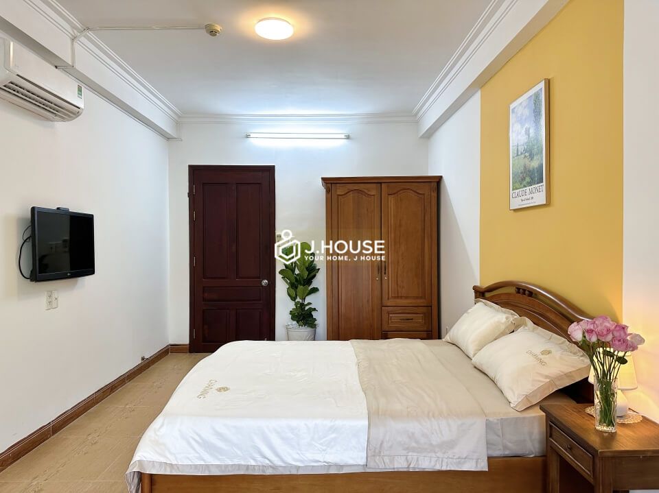 Fully furnished 2 bedroom apartment in Tan Dinh Ward, District 1, HCMC-10