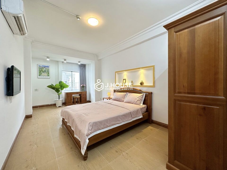 Fully furnished 2 bedroom apartment in Tan Dinh Ward, District 1, HCMC-11