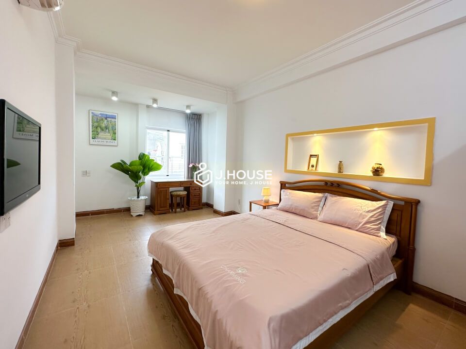 Fully furnished 2 bedroom apartment in Tan Dinh Ward, District 1, HCMC-12