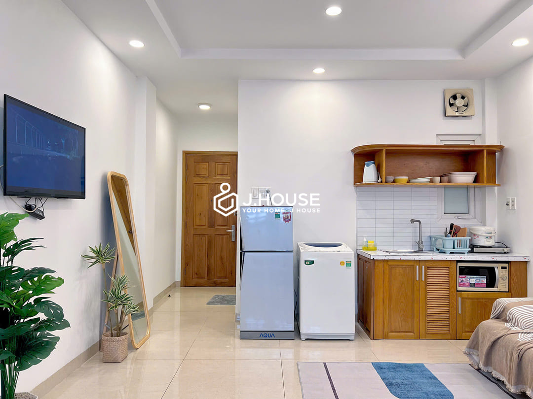 Modern studio apartment for rent in District 10, HCMC
