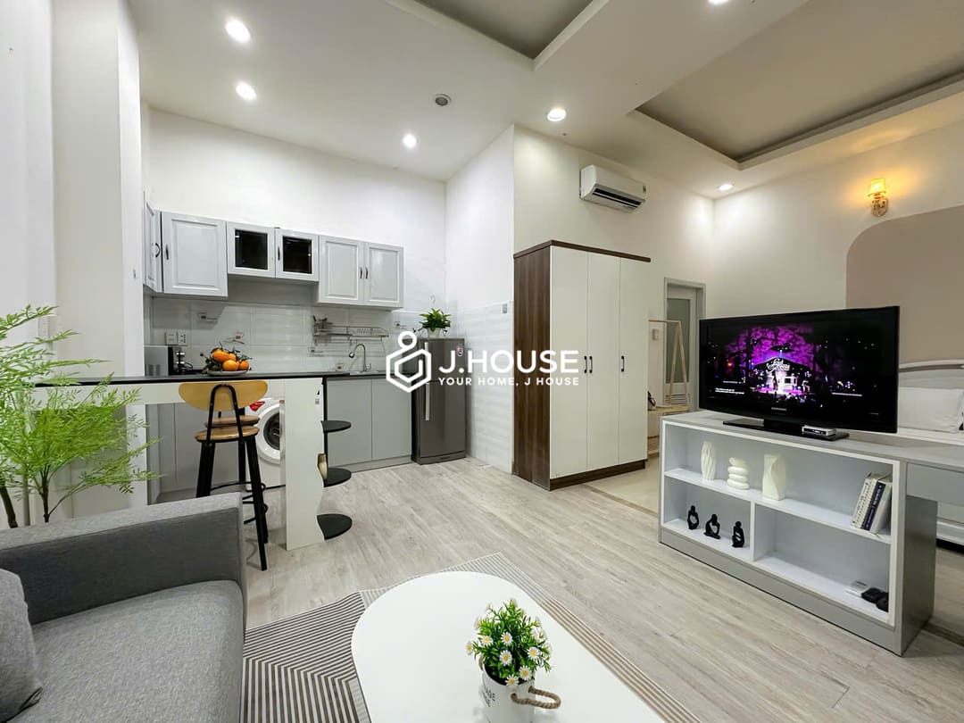 Modern studio apartment in District 1 - Minh Long Apartment, HCMC