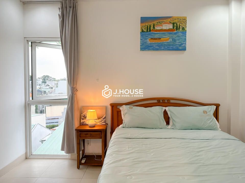 Serviced apartment full of natural light in Tan Dinh Ward, District 1, HCMC-5
