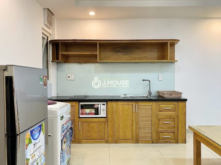 Serviced apartment on Hoa Hung street, District 10, HCMC