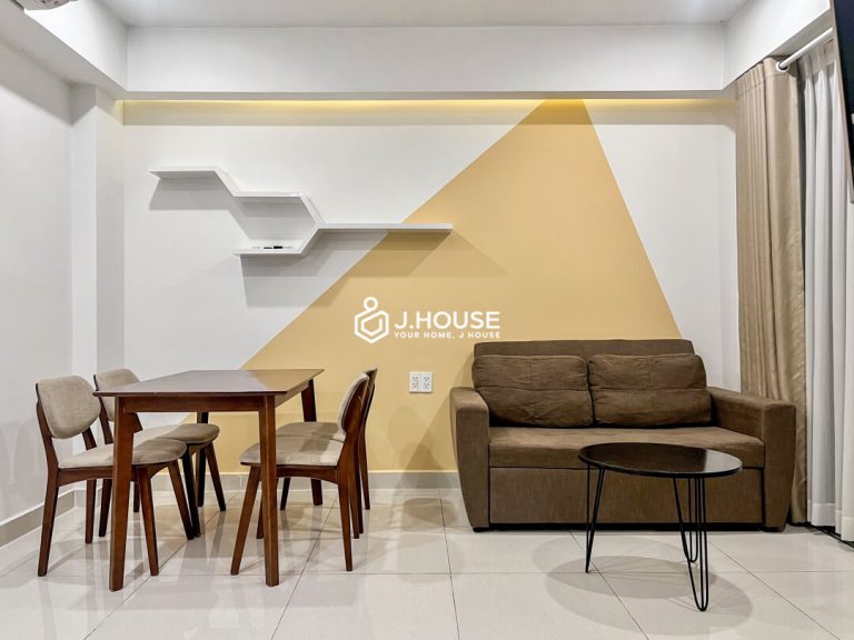 Spacious & Light-Filled 1-Bedroom Serviced Apartment in Phu Nhuan District