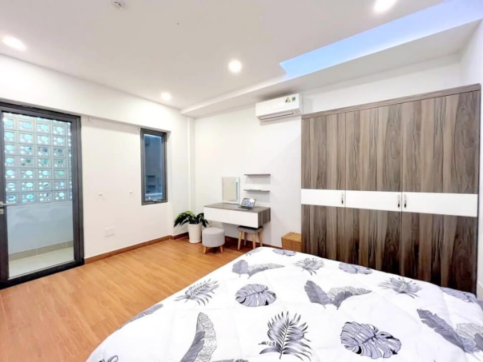 Spacious serviced apartment with large balcony in District 1, HCMC-10