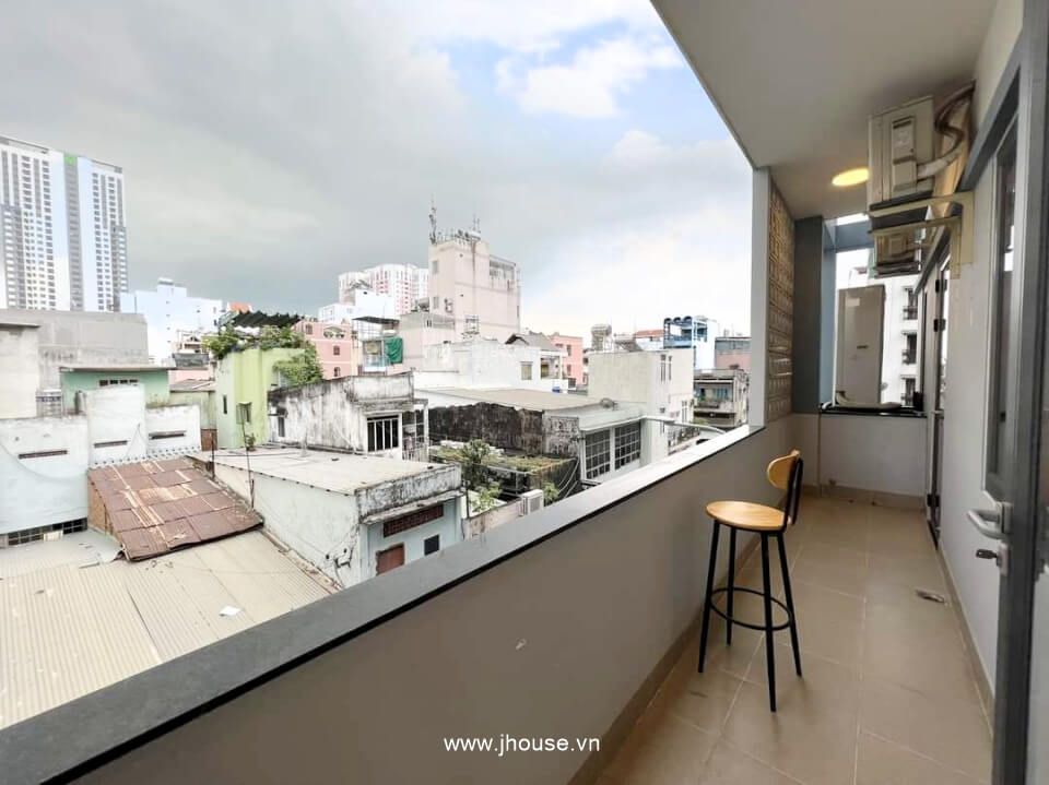 Spacious serviced apartment with large balcony in District 1, HCMC-4