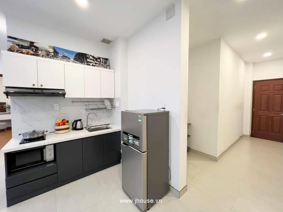 Spacious serviced apartment with large balcony in District 1, HCMC-7