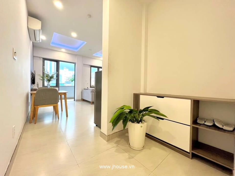Spacious serviced apartment with large balcony in District 1, HCMC-8