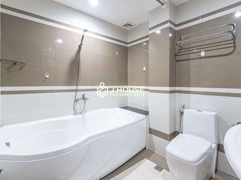 Spacious three bedrooms serviced apartment in Thao Dien10