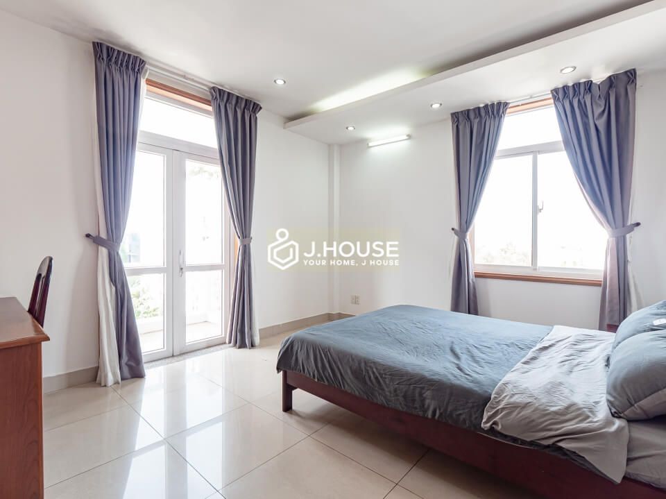 Spacious three bedrooms serviced apartment in Thao Dien13