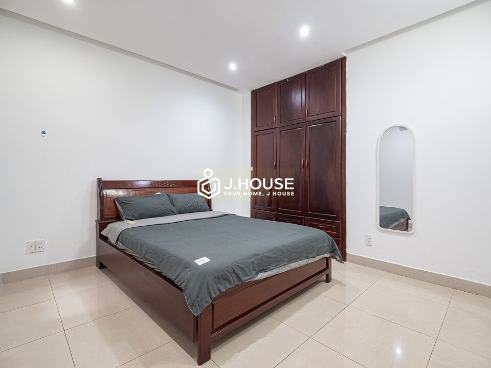 Spacious three bedrooms serviced apartment in Thao Dien15