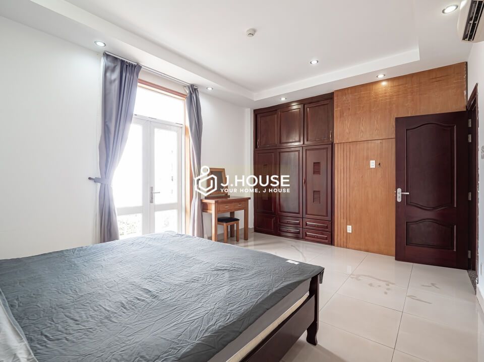 Spacious three bedrooms serviced apartment in Thao Dien8