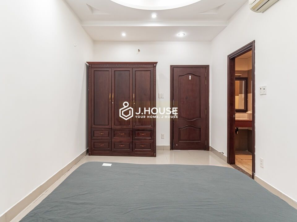 spacious two bedrooms serviced apartment in Thao Dien10