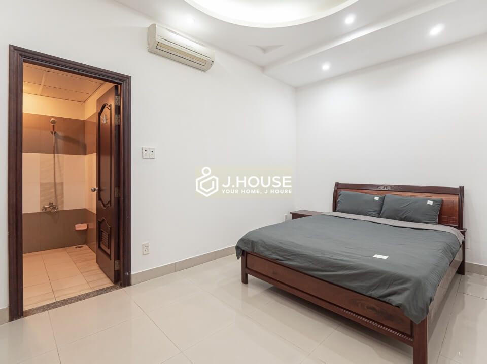 spacious two bedrooms serviced apartment in Thao Dien8