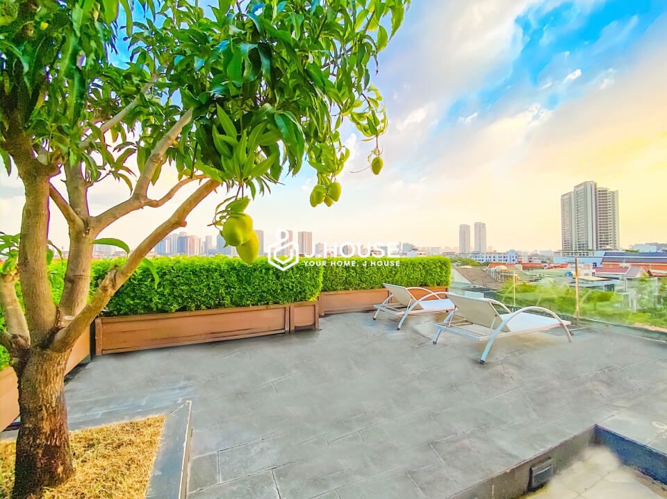 Luxury Penthouse with amazing private large garden-Great view