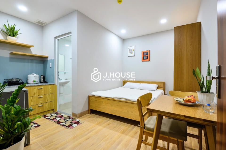 Cheap Serviced Apartment in Le Van Sy street, District 3