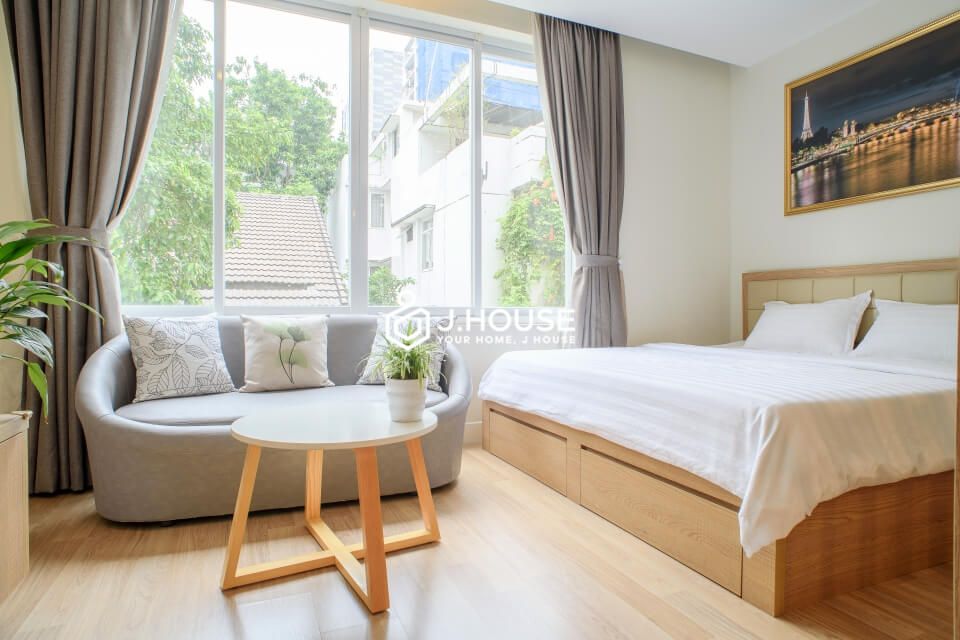 Modern studio serviced apartment in District 3