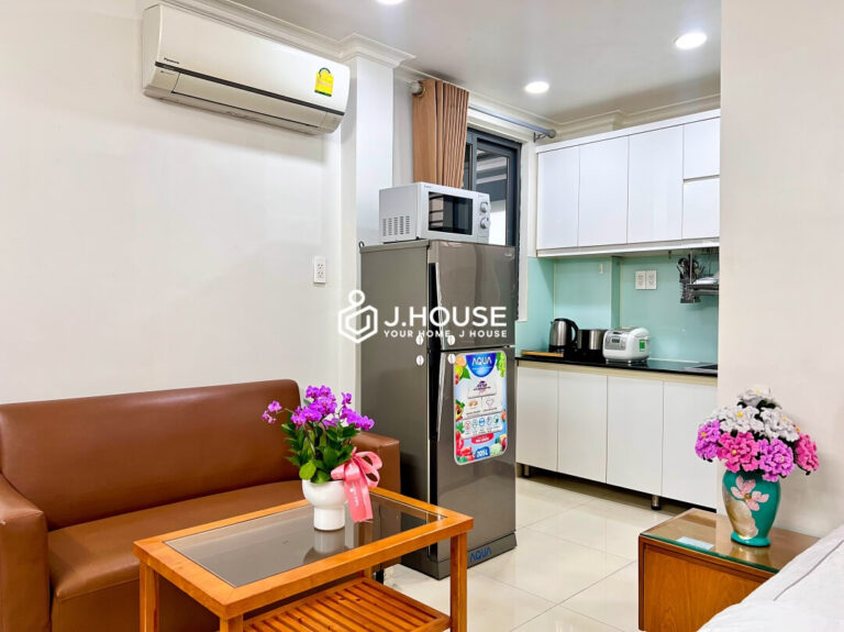 Cheap apartment for rent at Ly Chinh Thang apartment, District 3, HCMC
