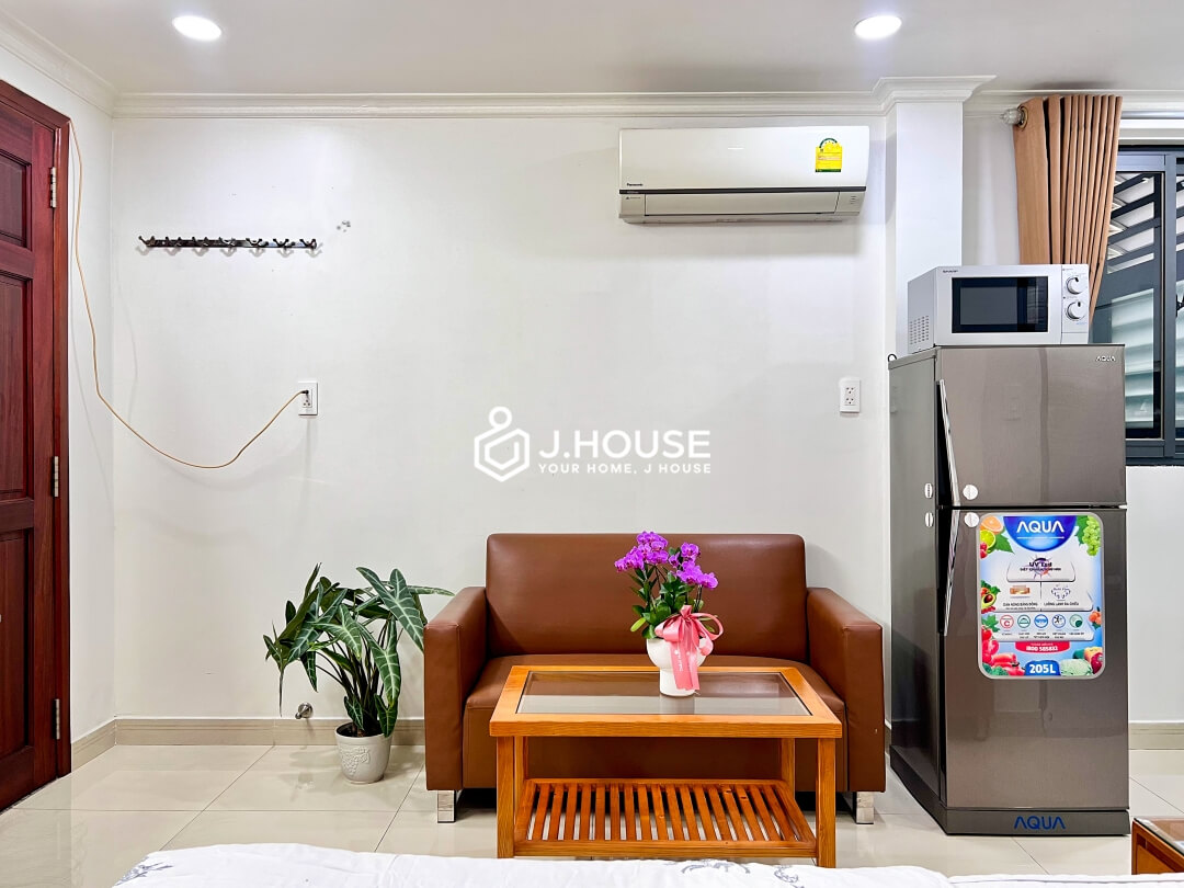 Cheap apartment for rent at Ly Chinh Thang apartment, District 3, HCMC