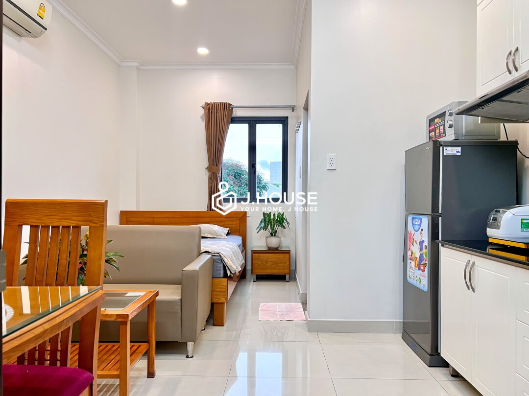 Fully furnished apartment at Ly Chinh Thang apartment, District 3, HCMC