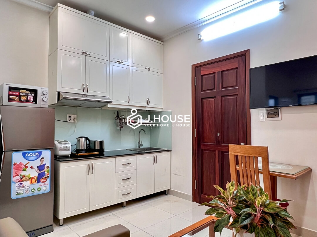 Fully furnished apartment at Ly Chinh Thang apartment, District 3, HCMC