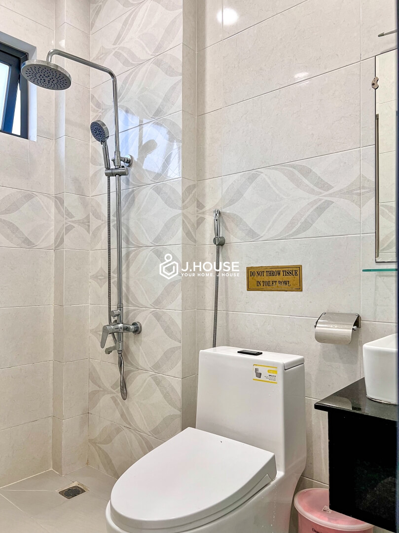 Fully furnished apartment at Ly Chinh Thang apartment, District 3, HCMC