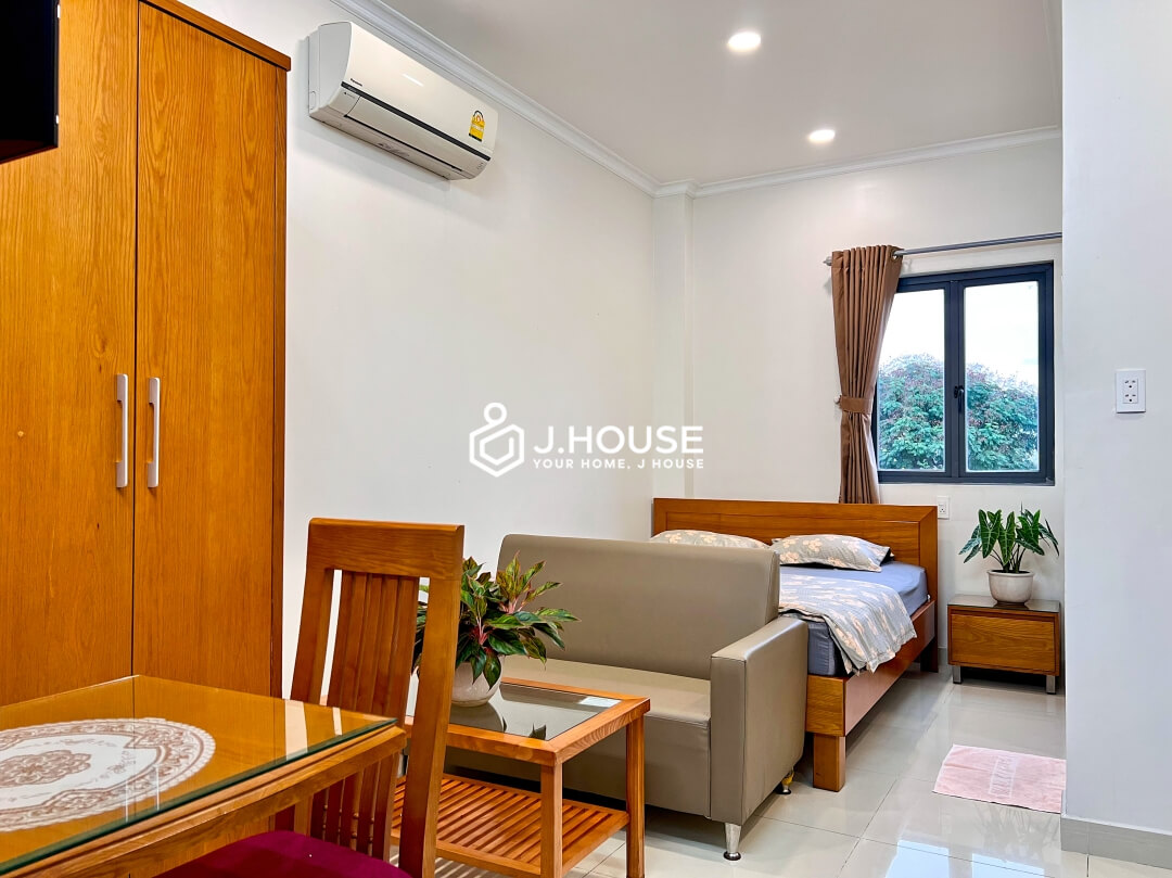 Fully furnished apartment at Ly Chinh Thang apartment, District 3, HCMC