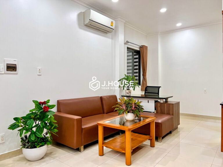 Spacious 1 br apartment for rent in District 3, HCMC