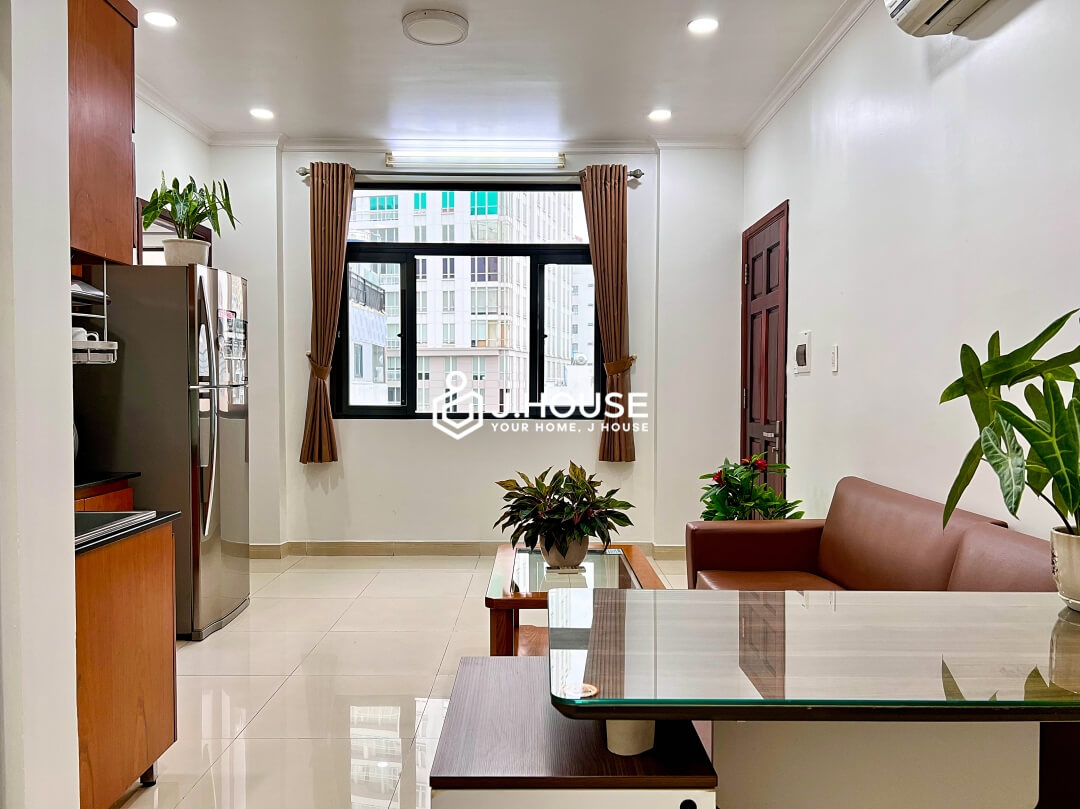 Spacious 1 br apartment for rent in District 3, HCMC