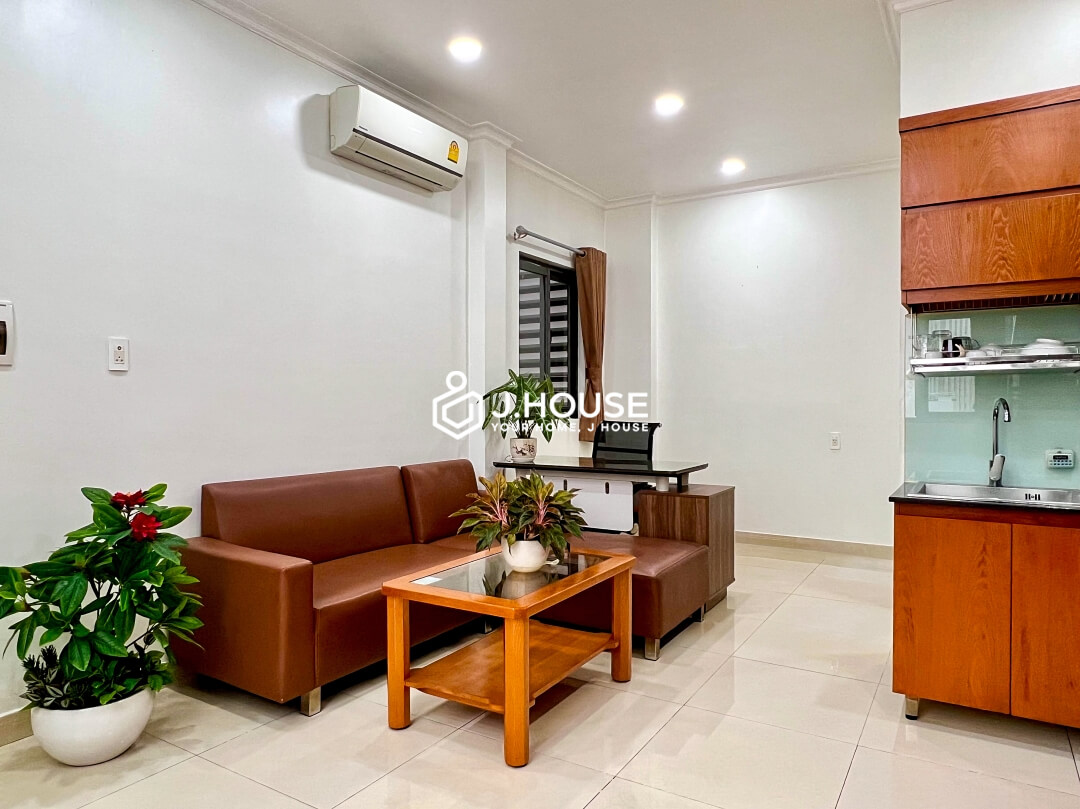 Spacious 1 br apartment for rent in District 3, HCMC