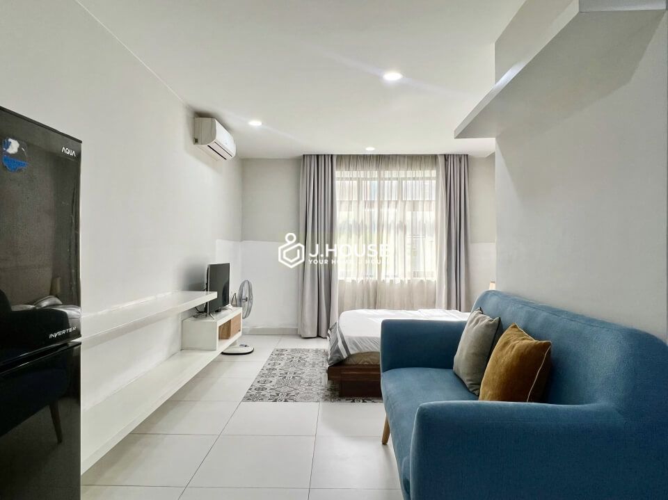Bright serviced apartment in Thao Dien, District 2, HCMC-3
