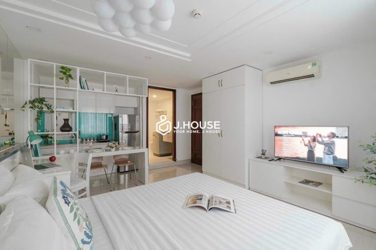Comfortable studio apartment for rent with own washer in Phu Nhuan District, HCMC