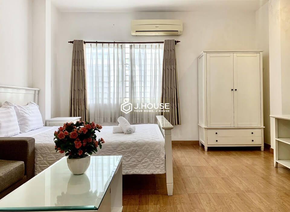 Fully furnished apartment on Nguyen Trai Street, District 1, Ho Chi Minh City-1