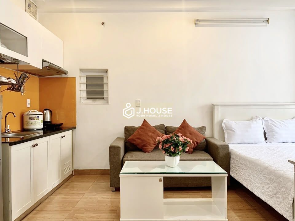 Fully furnished apartment on Nguyen Trai Street, District 1, Ho Chi Minh City-6