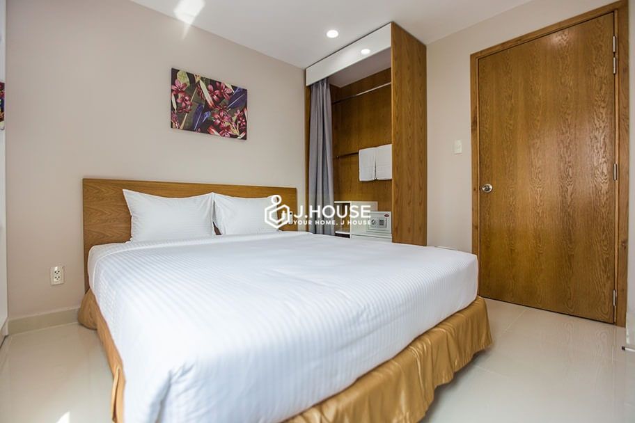 Serviced apartment next to the canal in Binh Thanh District-10
