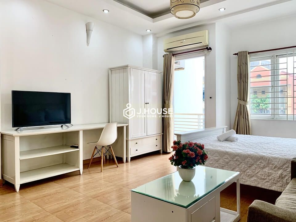 Serviced apartment on Nguyen Trai Street, District 1, Ho Chi Minh City-0