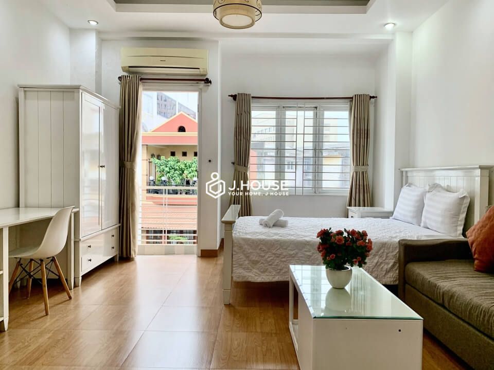 Serviced apartment on Nguyen Trai Street, District 1, Ho Chi Minh City-1