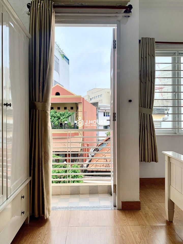 Serviced apartment on Nguyen Trai Street, District 1, Ho Chi Minh City-2