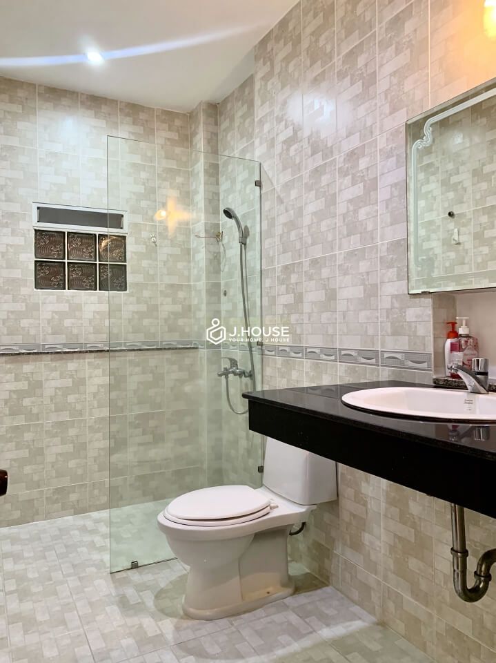 Serviced apartment on Nguyen Trai Street, District 1, Ho Chi Minh City-7