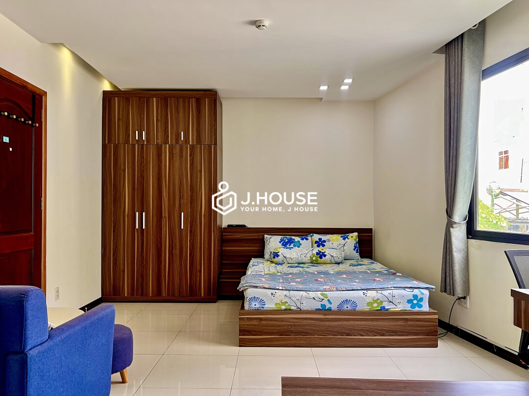 Bright studio apartment for rent in Binh Thanh District, HCMC