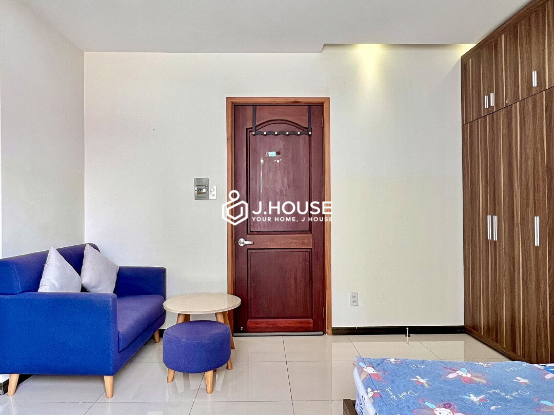 Bright studio apartment for rent in Binh Thanh District, HCMC
