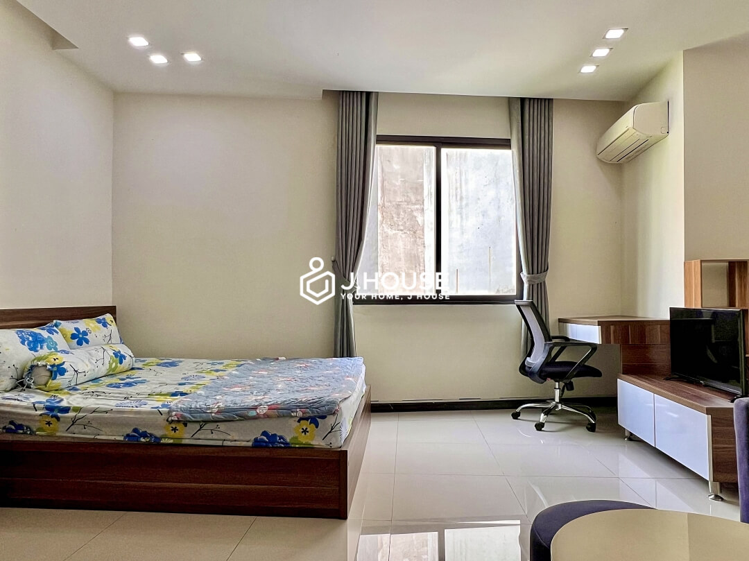 Bright studio apartment for rent in Binh Thanh District, HCMC