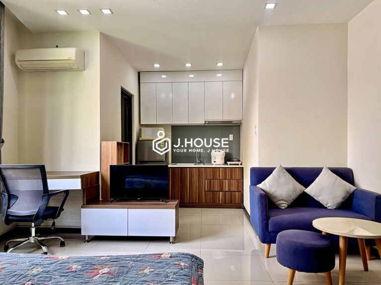 Bright studio apartment for rent in Binh Thanh District, HCMC